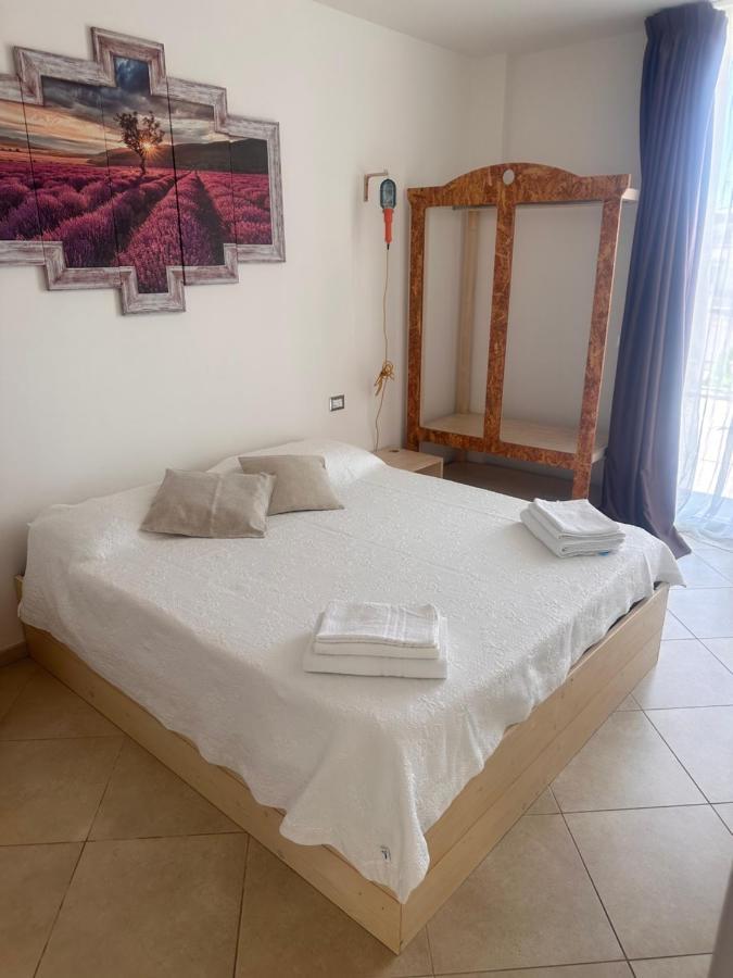 Percebes Exclusive B&B Кутроф'яно Екстер'єр фото